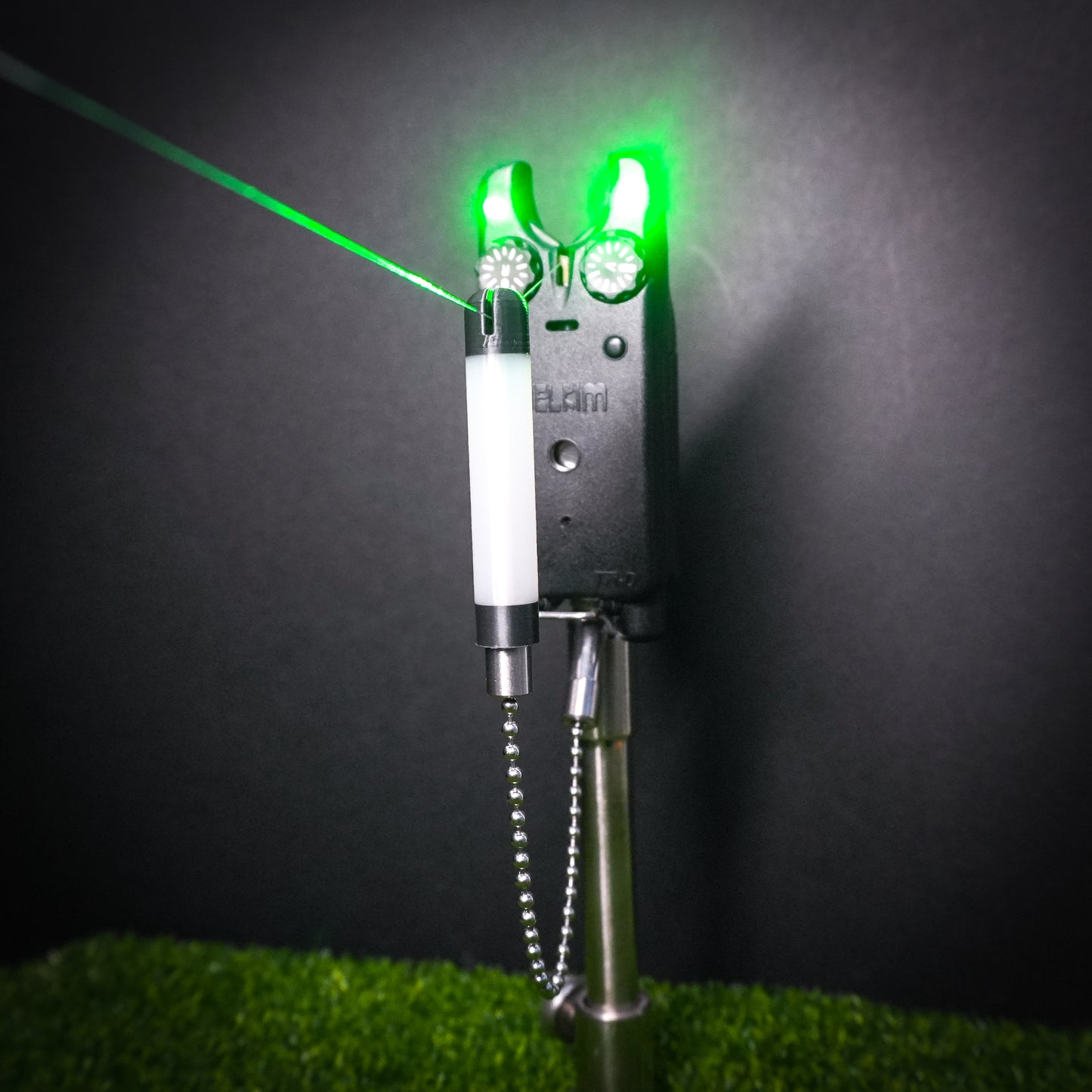 Tackletek White Stickz Carp Fishing Bobbins Metal Clips Bite Indicators