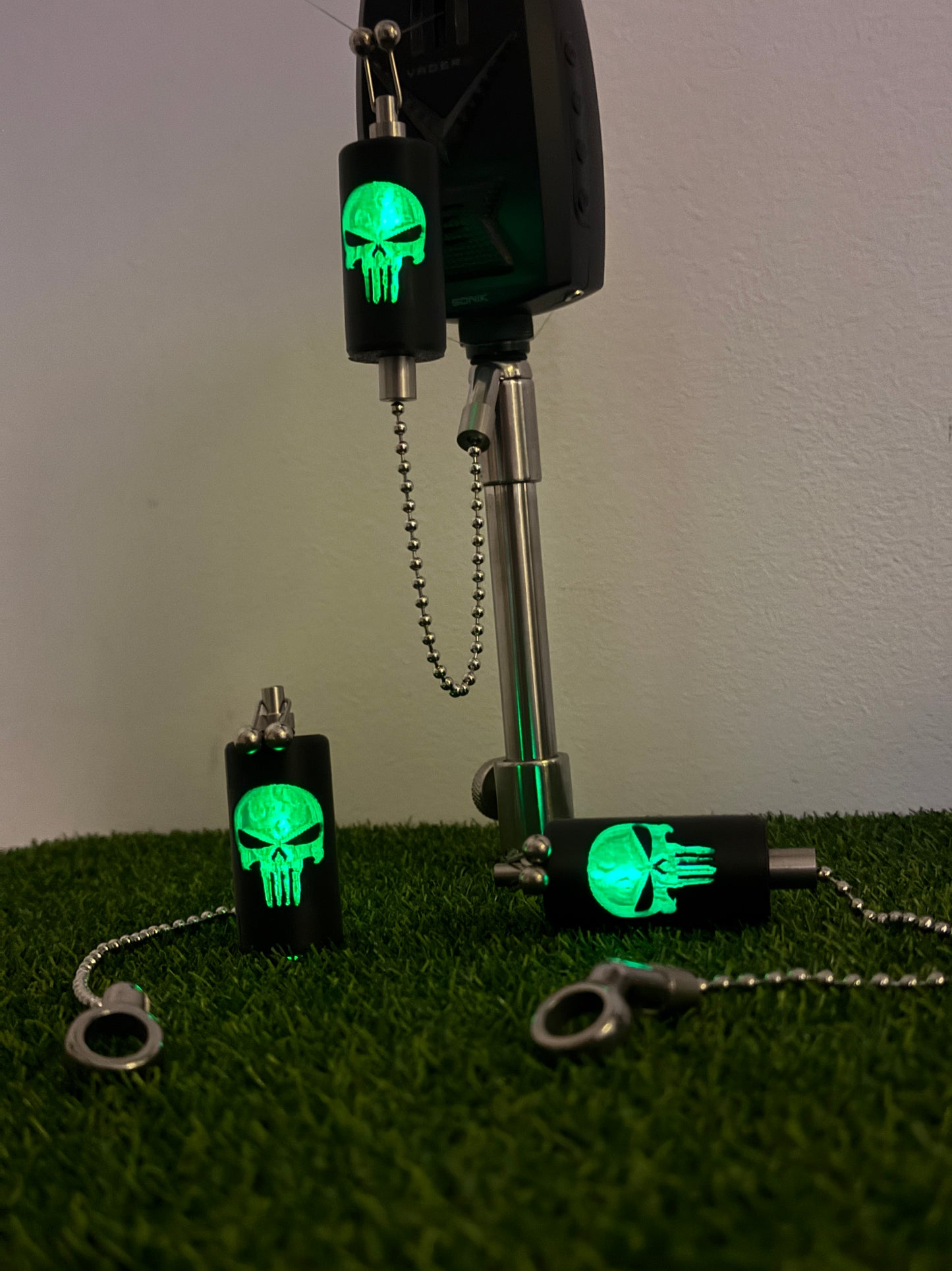Glow In The Dark Custom Punisher Carp Fishing Bobbins Metal Clips Bite Indicators