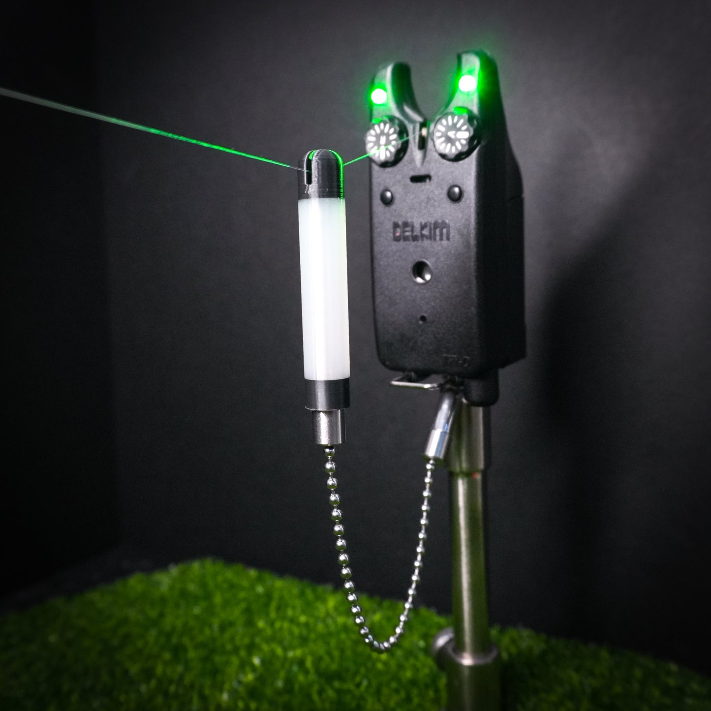 Tackletek White Stickz Carp Fishing Bobbins Metal Clips Bite Indicators