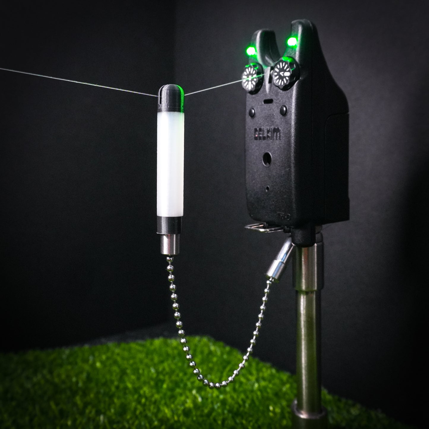 Tackletek White Stickz Carp Fishing Bobbins Metal Clips Bite Indicators