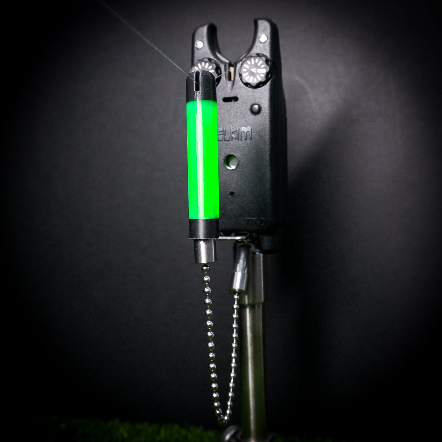 Tackletek Green Stickz Carp Fishing Bobbins Metal Clips Bite Indicators