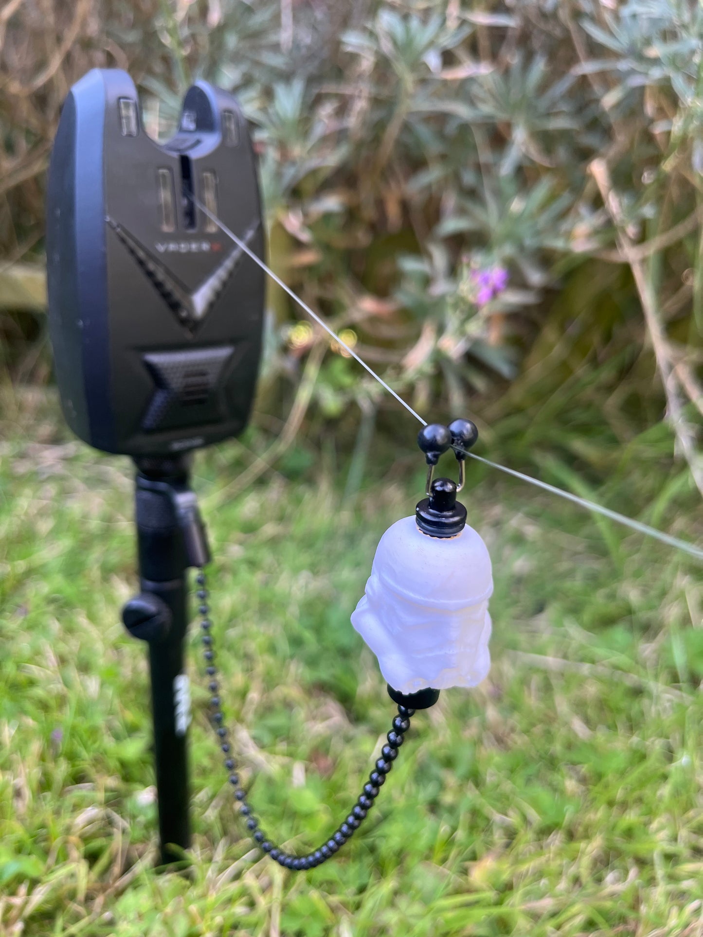 Dark Side Bundle Carp Fishing Bobbins Metal Clips Bite Indicators