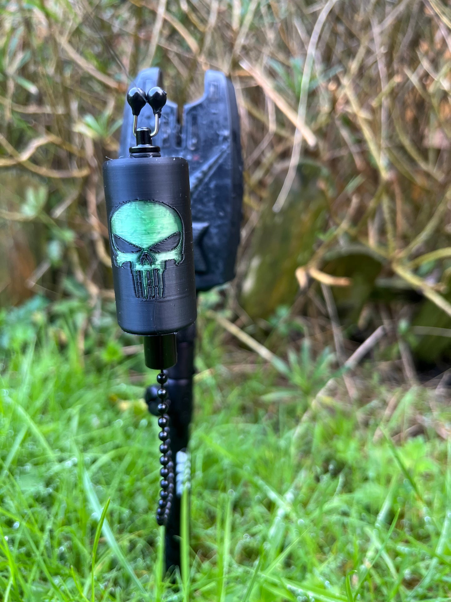 Glow In The Dark Custom Punisher Carp Fishing Bobbins Metal Clips Bite Indicators