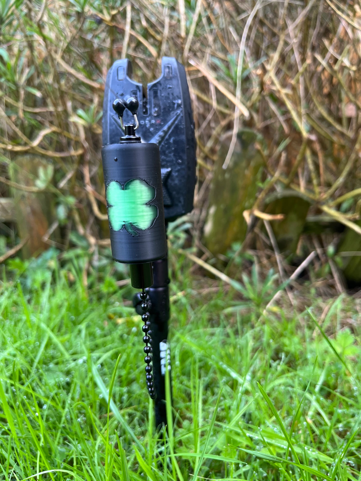 Glow In The Dark Custom Shamrock Carp Fishing Bobbins Metal Clips Bite Indicators